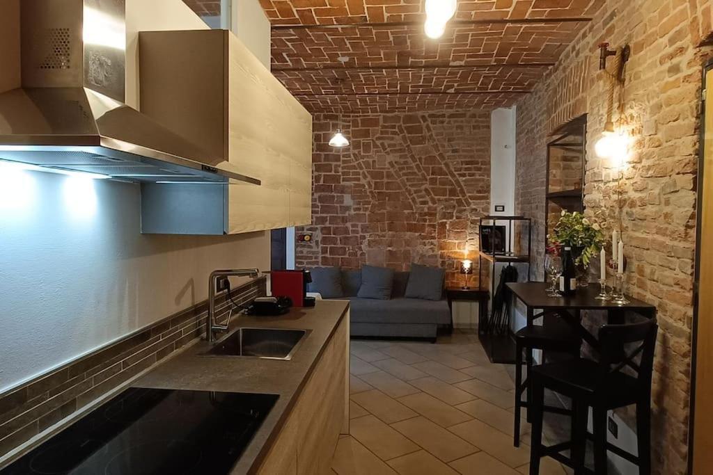 Piazza Statuto-Appartamento Tra Le Mura A-C E Wi-Fi Asti Dış mekan fotoğraf