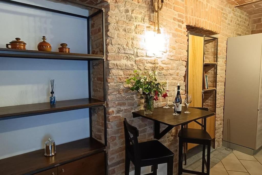 Piazza Statuto-Appartamento Tra Le Mura A-C E Wi-Fi Asti Dış mekan fotoğraf