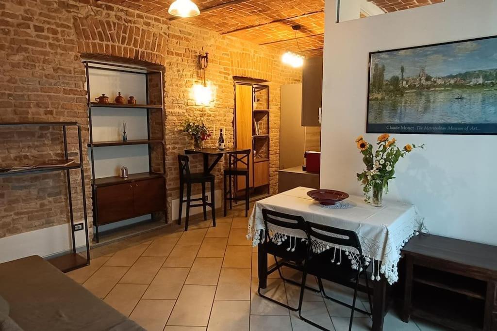 Piazza Statuto-Appartamento Tra Le Mura A-C E Wi-Fi Asti Dış mekan fotoğraf